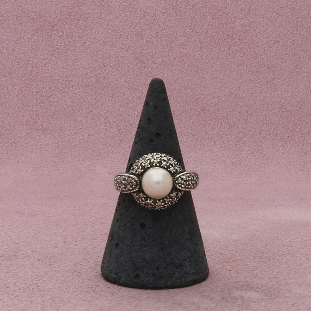 sterling silver marcasite studded pearl ring size 7